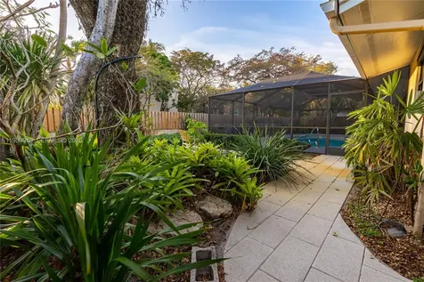 6371 Hutchinson Road Miami Lakes FL 33014