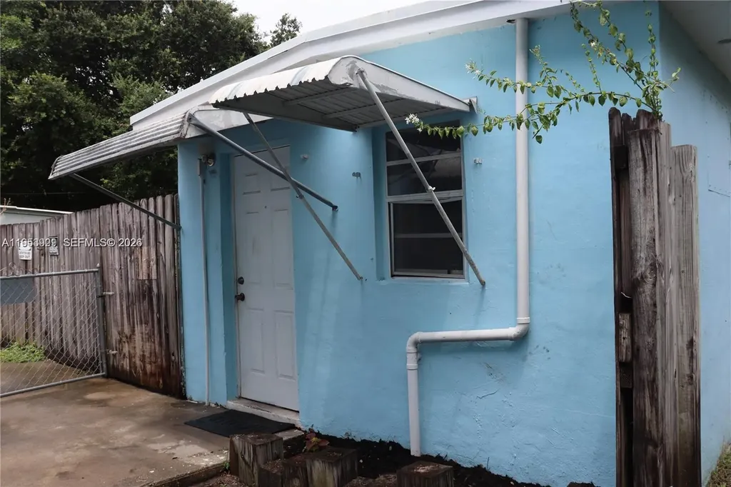 5743 Lincoln Street Hollywood FL 33021