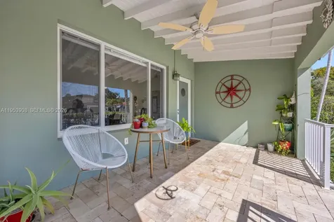 2431 SW 22nd Terrace Miami FL 33145