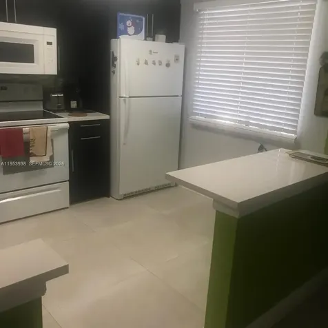 195 Lakeview Drive Weston FL 33326