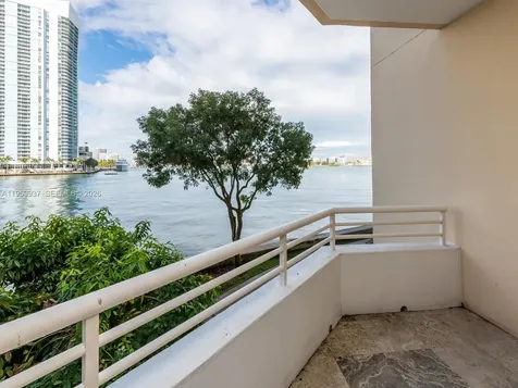 888 Brickell Key Drive Miami FL 33131