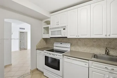 3731 N Country Club Drive Aventura FL 33180
