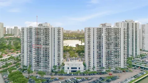 3731 N Country Club Drive Aventura FL 33180