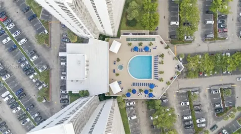 3731 N Country Club Drive Aventura FL 33180