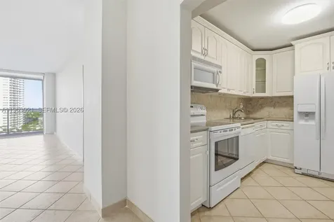 3731 N Country Club Drive Aventura FL 33180
