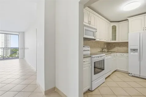 3731 N Country Club Drive Aventura FL 33180