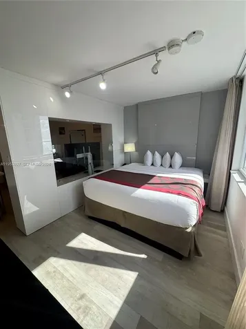 19201 Collins Avenue North Miami Beach FL 33160
