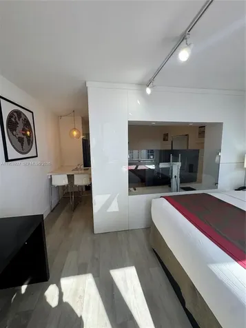 19201 Collins Avenue North Miami Beach FL 33160