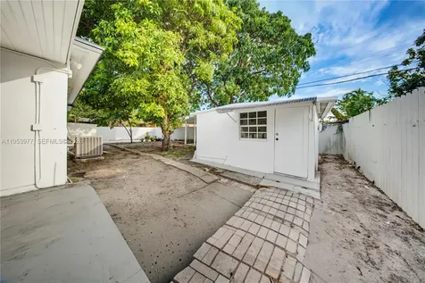 2260 NW 86th Terrace Miami FL 33147