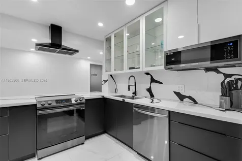 3800 Hillcrest Drive Hollywood FL 33021