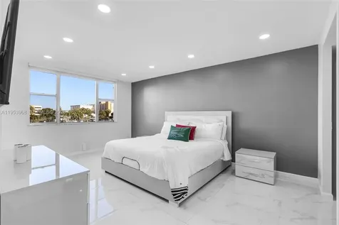3800 Hillcrest Drive Hollywood FL 33021