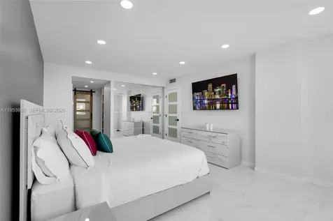 3800 Hillcrest Drive Hollywood FL 33021
