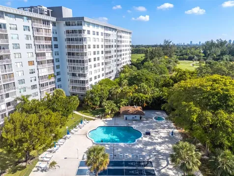 3800 Hillcrest Drive Hollywood FL 33021