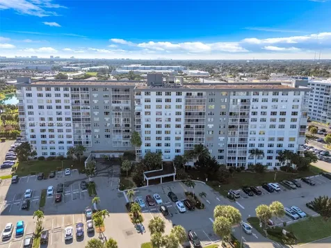 3800 Hillcrest Drive Hollywood FL 33021