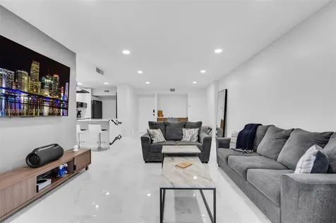 3800 Hillcrest Drive Hollywood FL 33021