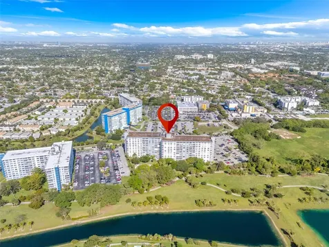3800 Hillcrest Drive Hollywood FL 33021