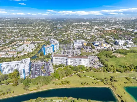 3800 Hillcrest Drive Hollywood FL 33021
