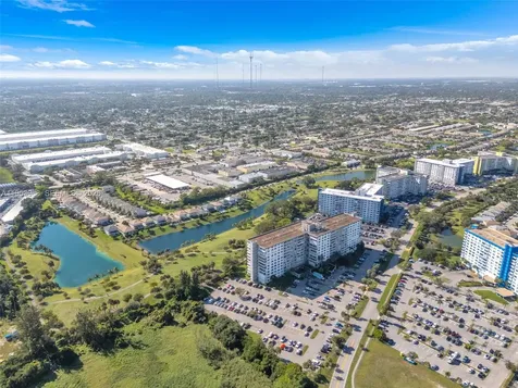 3800 Hillcrest Drive Hollywood FL 33021
