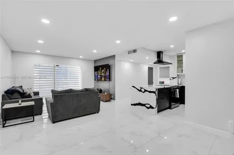 3800 Hillcrest Drive Hollywood FL 33021