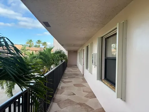 10405 Sunrise Lakes Boulevard Sunrise FL 33322