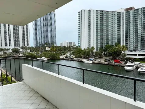 220 Kings Point Drive Sunny Isles Beach FL 33160