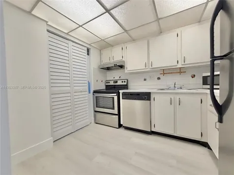 8000 Fairview Drive Tamarac FL 33321