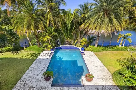 221 Casuarina Concourse Coral Gables FL 33143