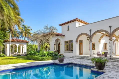 221 Casuarina Concourse Coral Gables FL 33143