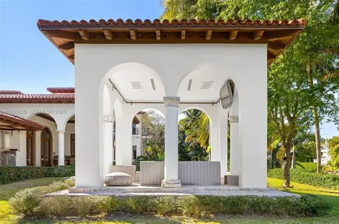 221 Casuarina Concourse Coral Gables FL 33143