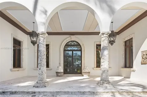 221 Casuarina Concourse Coral Gables FL 33143