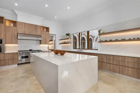 221 Casuarina Concourse Coral Gables FL 33143