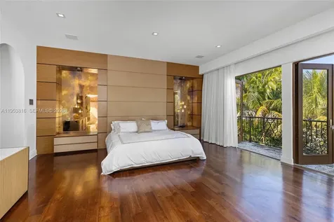 221 Casuarina Concourse Coral Gables FL 33143