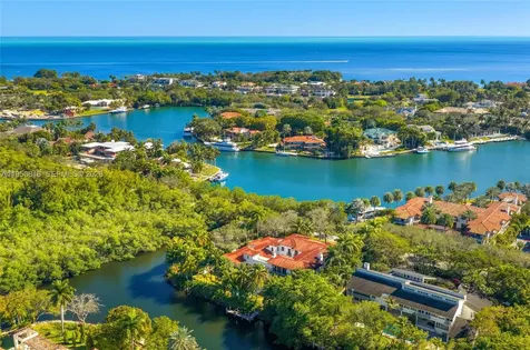 221 Casuarina Concourse Coral Gables FL 33143