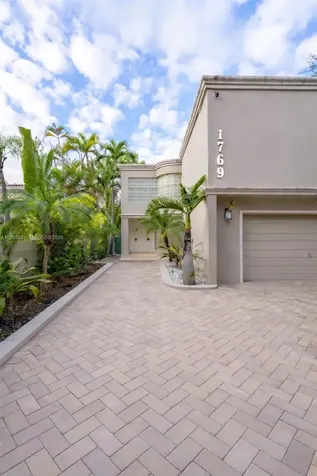 1769 Wa Kee Na Drive Miami FL 33133