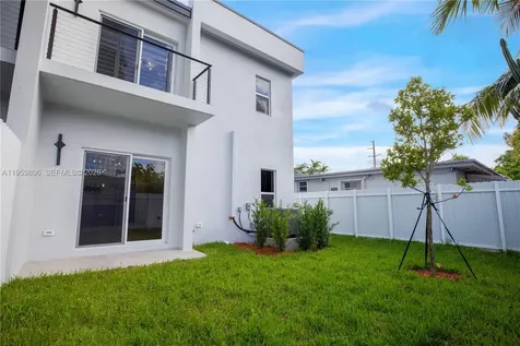3433 SW 16th Terrace Miami FL 33145