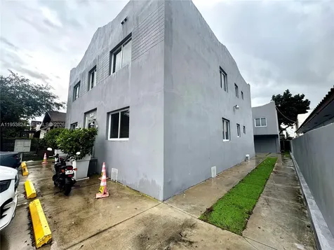 1684 SW 10th Street Miami FL 33135