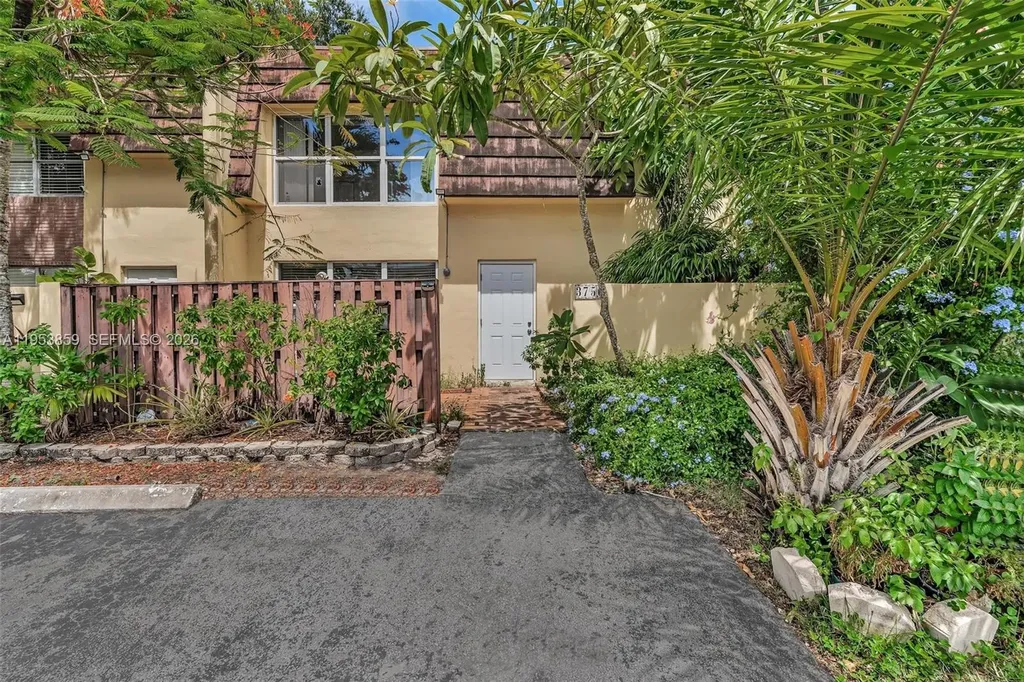 3750 SW 60th Terrace Davie FL 33314