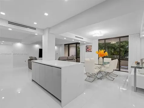 13953 Kendale Lakes Circle Miami FL 33183