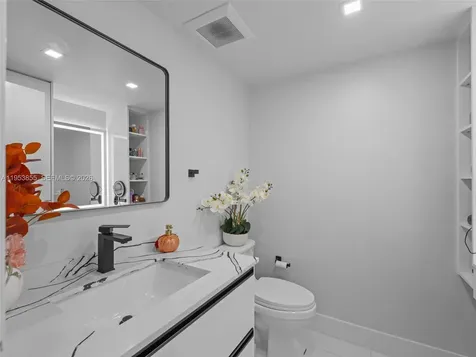 13953 Kendale Lakes Circle Miami FL 33183