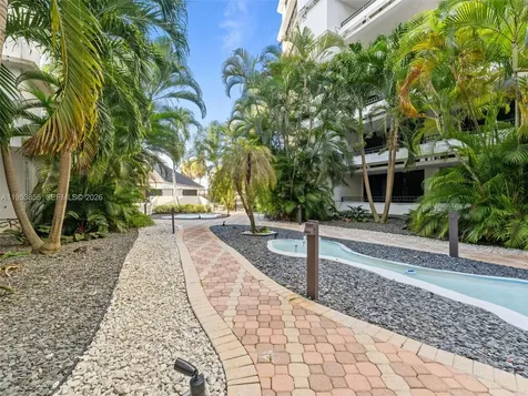 13953 Kendale Lakes Circle Miami FL 33183