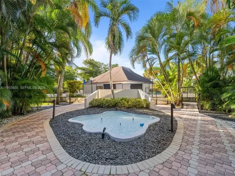 13953 Kendale Lakes Circle Miami FL 33183