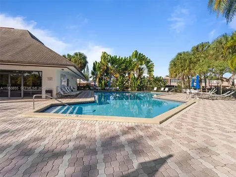 13953 Kendale Lakes Circle Miami FL 33183