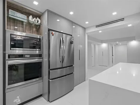 13953 Kendale Lakes Circle Miami FL 33183