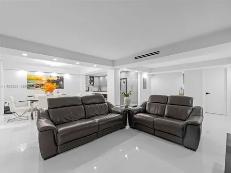 13953 Kendale Lakes Circle Miami FL 33183