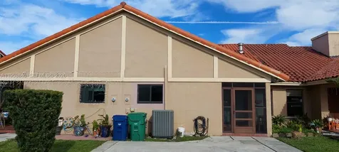 19525 E Cypress Court E Hialeah FL 33015