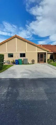 19525 E Cypress Court E Hialeah FL 33015