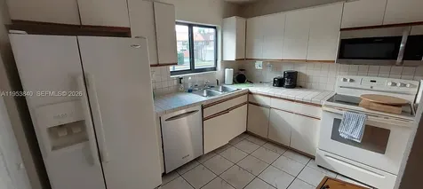 19525 E Cypress Court E Hialeah FL 33015