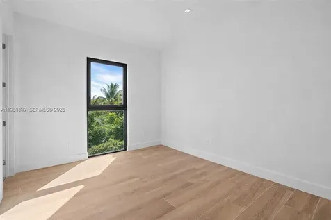 1245 SW 13th Avenue Miami FL 33135