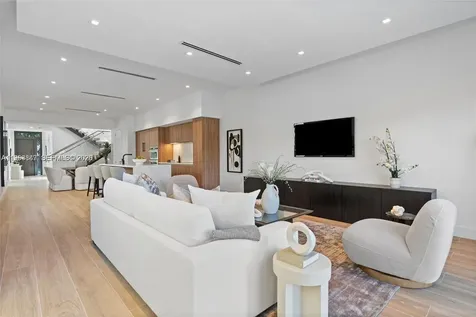 1245 SW 13th Avenue Miami FL 33135