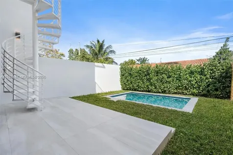 1245 SW 13th Avenue Miami FL 33135